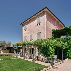 Winery Cuj Bed & Breakfast Vilanija